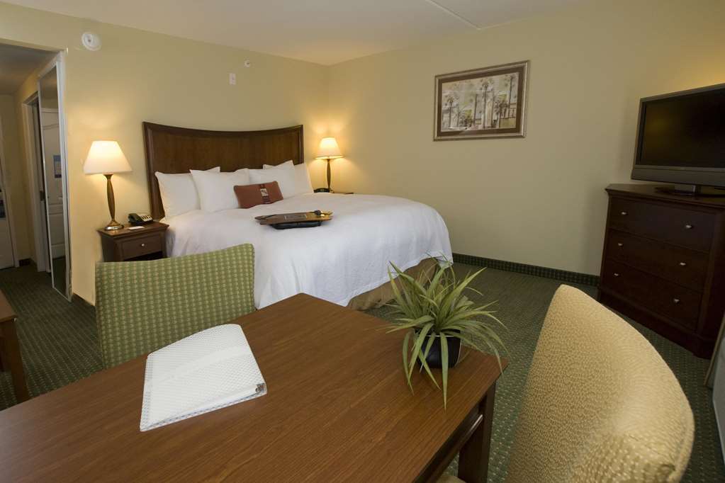 Hampton Inn & Suites Navarre Habitación foto